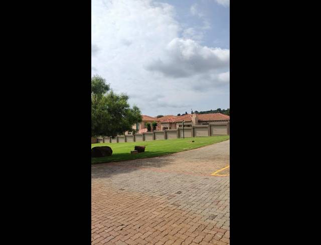 2 BEDROOM TOWNHOUSE FOR SALE IN CHANCLIFF RIDGE